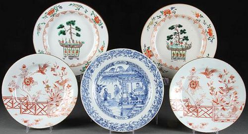 A GROUP OF FIVE CHINESE EXPORT PLATES