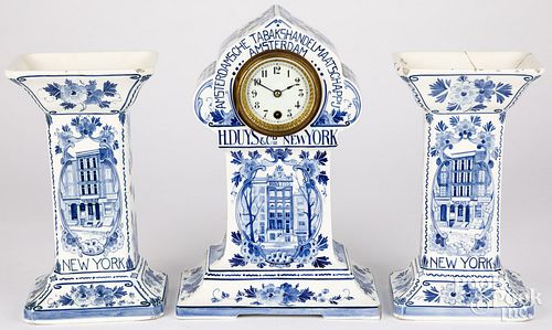 Delft clock garniture