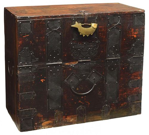ASIAN LIFT TOP METAL MONTED TANSU CHEST