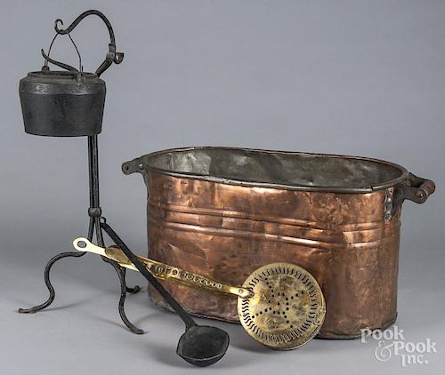 Copper tub, together with a brass chestnut roaster
