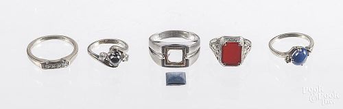 Five white gold rings, to include a 14K ring set w