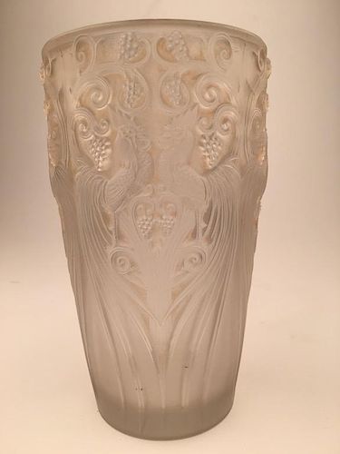 Rene Lalique "Coq et Raisins" vase in clear and frosty glass with a design of pe