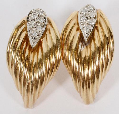 0.10CT DIAMOND AND 14KT YELLOW GOLD EARRINGS PAIR