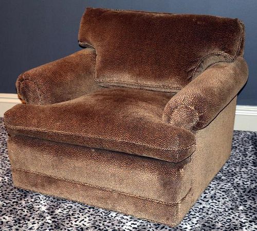 BAKER FURNITURE CO. UPHOLSTERED ARM CHAIR