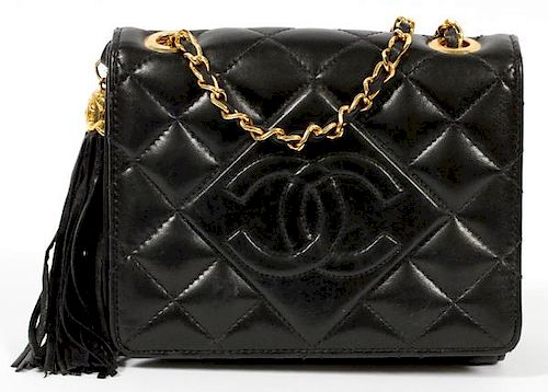 CHANEL BLACK QUILTED LEATHER BAG