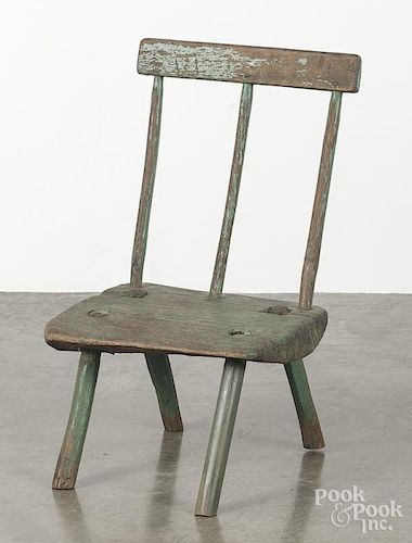Primitive peasants chair, 19th c., retaining an old green surface, 30'' h., together with a drying ra