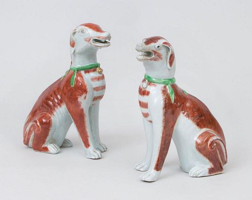 PAIR OF CHINESE EXPORT-STYLE FIGURES OF SEATED HOUNDS
