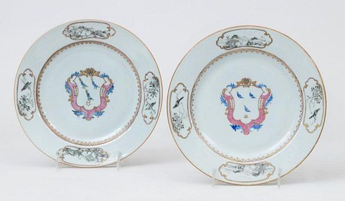 PAIR OF CHINESE EXPORT FAMILLE ROSE ARMORIAL PORCELAIN PLATES