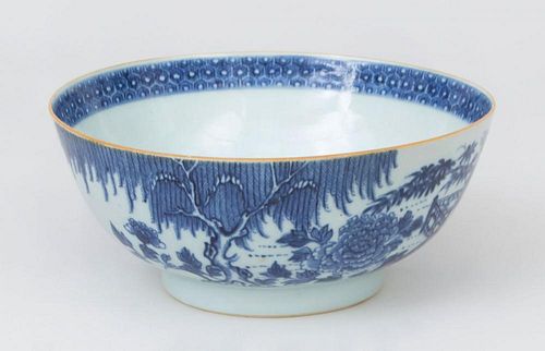 CHINESE EXPORT BLUE AND WHITE PORCELAIN PUNCH BOWL