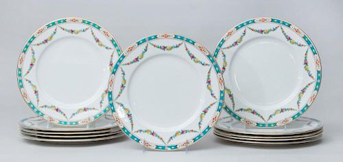 SET OF ELEVEN POINTONS CHINA DINNER PLATES