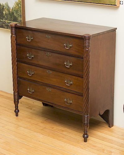 FEDERAL MAHOGANY CHEST OF DRAWERS