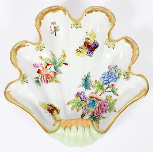 HEREND VICTORIAN PATTERN PORCELAIN SHELL SHAPE DISH