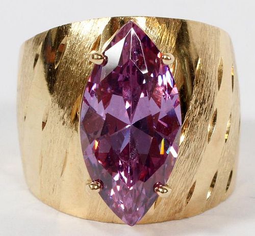 14KT YELLOW GOLD AND AMETHYST RING