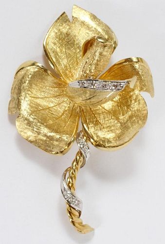 18KT YELLOW GOLD AND DIAMOND FLORAL BROOCH