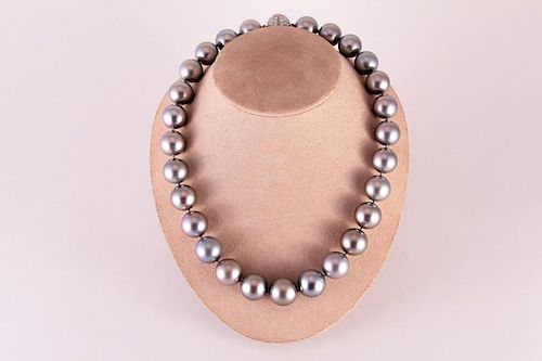 Cartier | Tahitian Pearl necklace with Diamond clasp