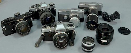 One box lot: Olympus group lot to include OMG with S-Zuiko zoom 35-70, Om10 with S-Auto 50/1.8, OM1 with S-Auto 50/1.8, OM ri