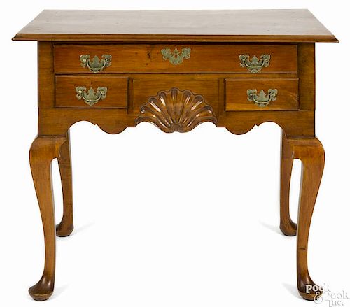 New England Queen Anne maple dressing table, ca. 1760, 31 1/4'' h., 36'' w.