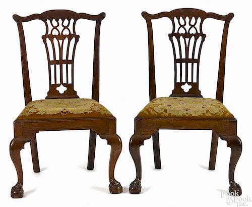 Pair of Mid-Atlantic Chippendale walnut dining chairs, ca. 1770, each with unusual gothic splats a