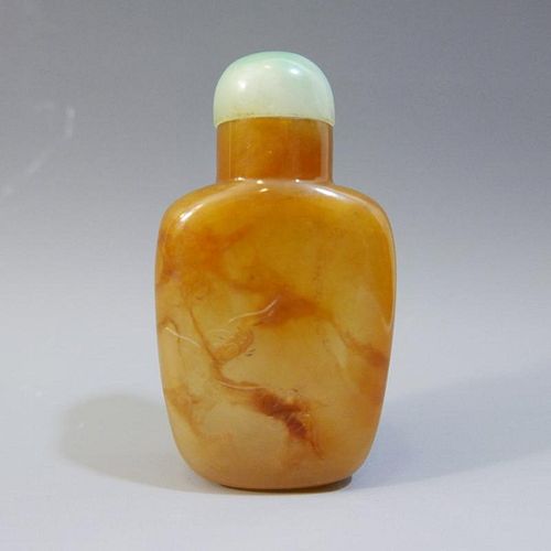 EXTREMELY RARE ANTIQUE CHINESE CARVED AGATE SNUFF BOTTLE - 18TH CENTURY