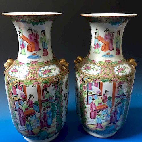A PAIR CHINESE ANTIQUE FAMILL ROSE PORCELAIN VASES, 19C