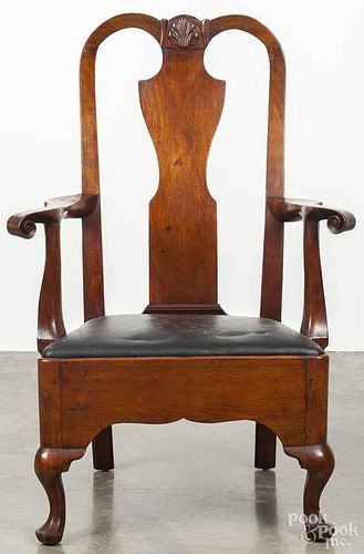 Pennsylvania Chippendale walnut necessary chair, late 18th c., with a shell carved crest over a shap