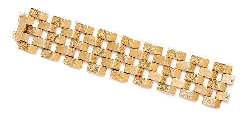 A Retro Yellow Gold Link Bracelet, 74.50 dwts.