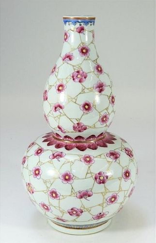 Chinese Qing Double Gourd Prunis Raspberry Vase