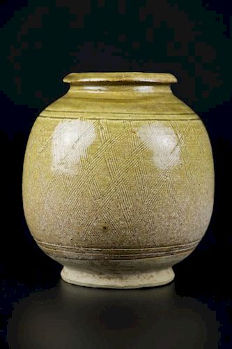 Tang Dynasty GeYao Ware Jar