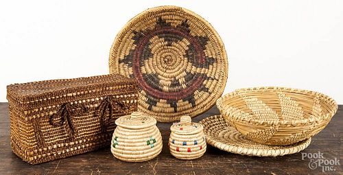 Six pieces Native American basketry 20th c., tray-10'' dia.