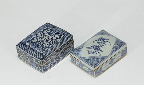 Qing Dynasty Two Chinese Porcelain Cover Boxes