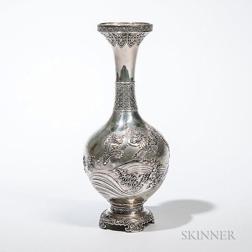 Silver Vase 银花瓶