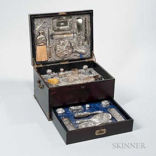 Sterling Silver Vanity Set in Box 镀银化妆盒