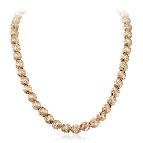 A Fluted Bead Gold Necklace