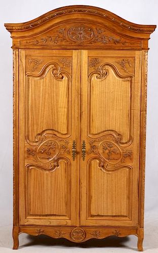 COUNTRY FRENCH STYLE CARVED OAK ARMOIRE C1970