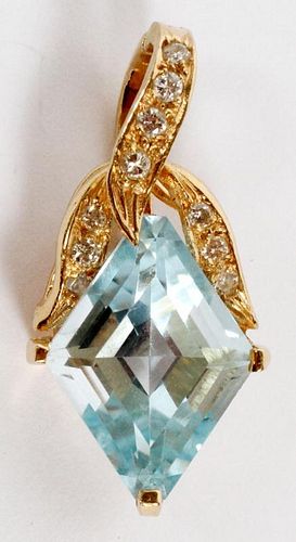 14KT YELLOW GOLD AND BLUE TOPAZ PENDANT