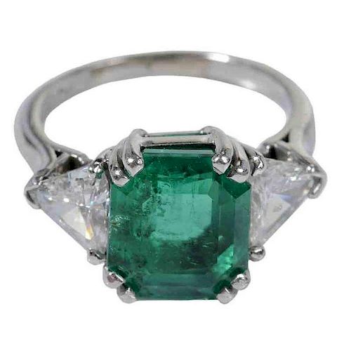 Platinum, Emerald & Diamond Ring*