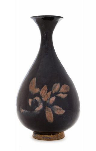 A Jizhou Style Stoneware Vase