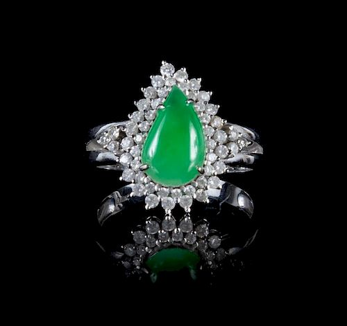 A Jadeite and 18K White Gold Mounted Ring