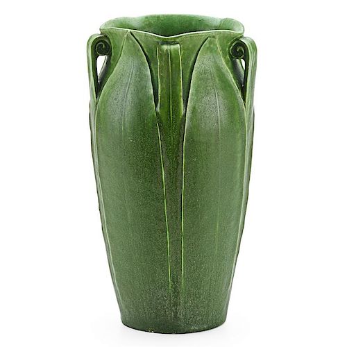 GRUEBY Five-handled vase