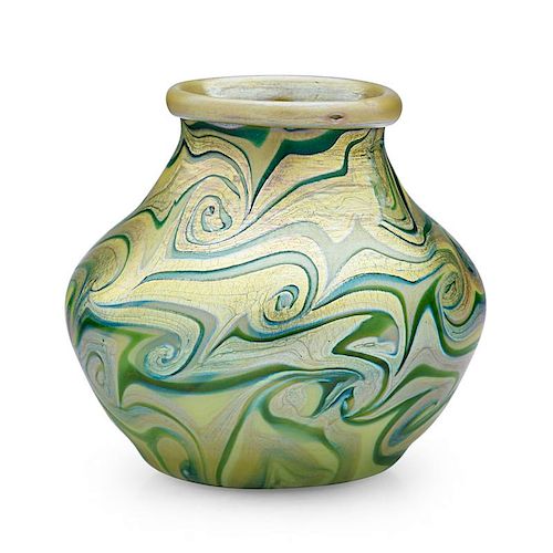 TIFFANY STUDIOS Early glass vase