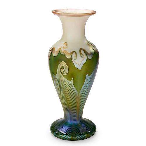 QUEZAL Baluster vase