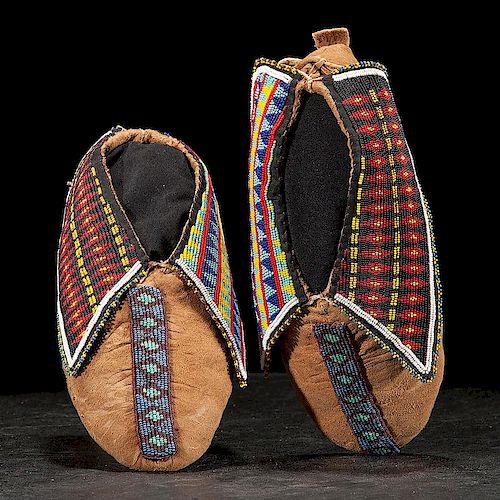Mesquakie Beaded Hide Moccasins