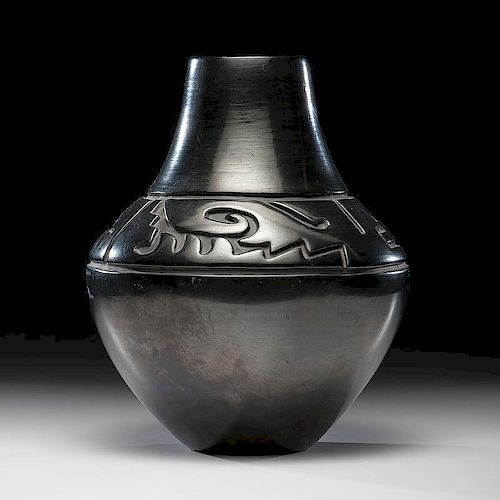 Margaret Tafoya (Santa Clara, 1904-2001) Award Winning Pottery Jar