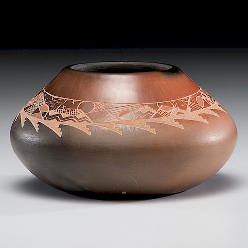 Susan Folwell (Santa Clara, b. 1942) Sgraffito Pottery Bowl