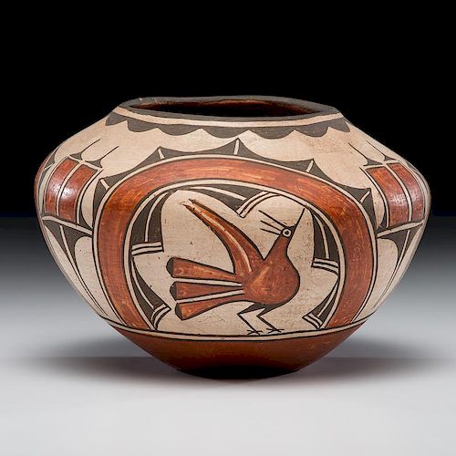 Seferina Bell (Zia, 1920-1986) Pottery Jar