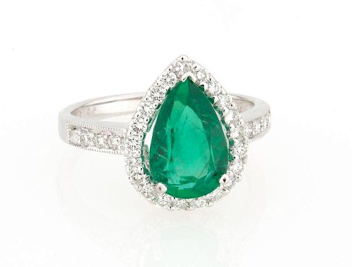 18 Karat 2.42 Carat Emerald & Diamond Ring