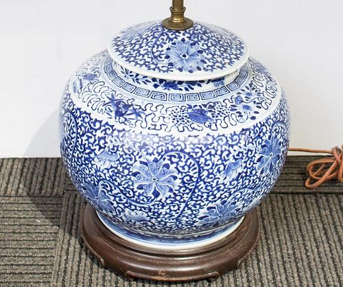 Chinese Blue & White Porcelain Lidded Jar Lamp