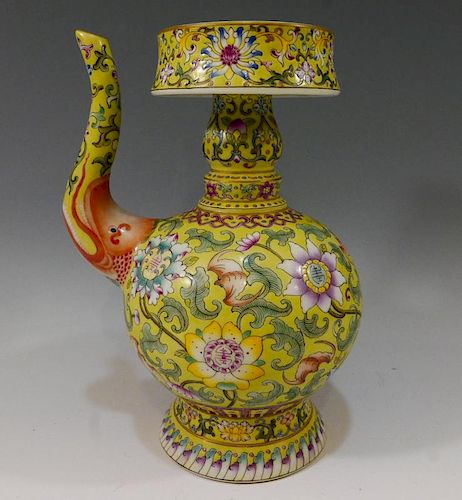 CHINESE ANTIQUE IMPERIAL FAMILLE ROSE PORCELAIN EWER - QIANLONG