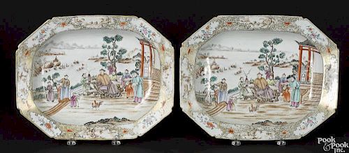 Pair of Chinese export porcelain deep dishes