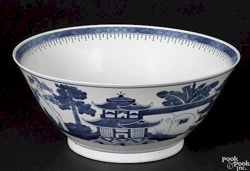 Large Chinese export porcelain Canton punch bowl